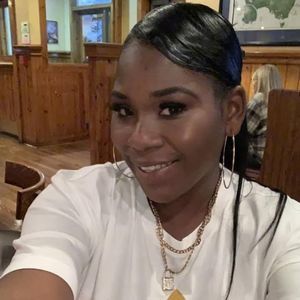 Meet your Posher, Kendra